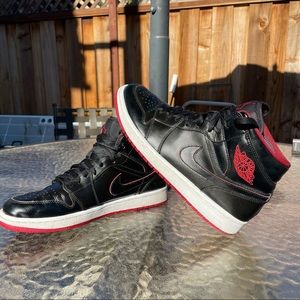 Nike Jordan 1 Black Red size 9.5
